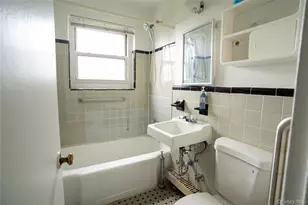 152-06 Jewel Ave, Flushing, NY 11367 - Photo 15