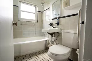 152-06 Jewel Ave, Flushing, NY 11367 - Photo 17