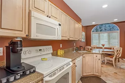 17 Jeremy Circle, Nesconset, NY 11767 - Photo 9