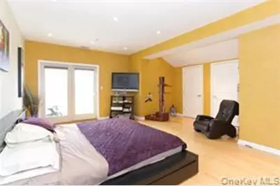 600 Clarence Avenue #2D, Bronx, NY 10465 - Photo 13