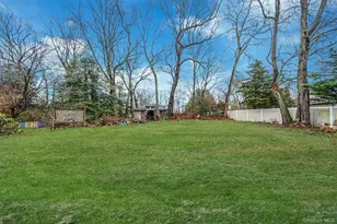 273 N Country Rd, Miller Place, NY 11764 - Photo 9