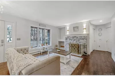 273 N Country Road, Miller Place, NY 11764 - Photo 11