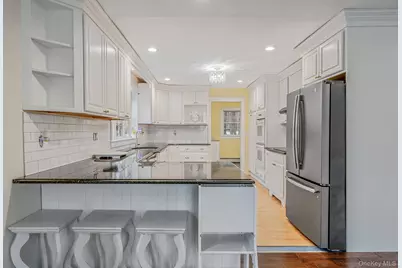 273 N Country Road, Miller Place, NY 11764 - Photo 15