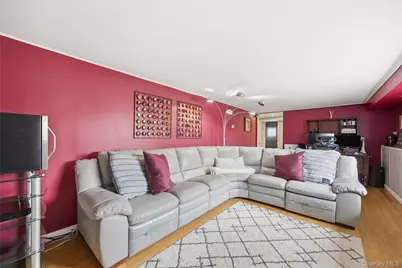 831 N Erie Avenue, Lindenhurst, NY 11757 - Photo 25