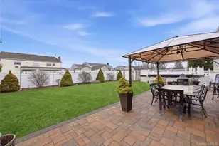 831 N Erie Ave, Lindenhurst, NY 11757 - Photo 29