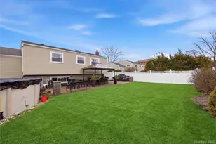 831 N Erie Ave, Lindenhurst, NY 11757 - Photo 31