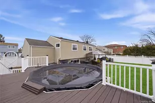 831 N Erie Ave, Lindenhurst, NY 11757 - Photo 33