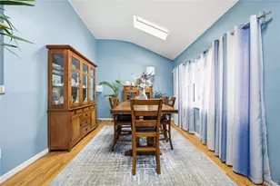 831 N Erie Ave, Lindenhurst, NY 11757 - Photo 5