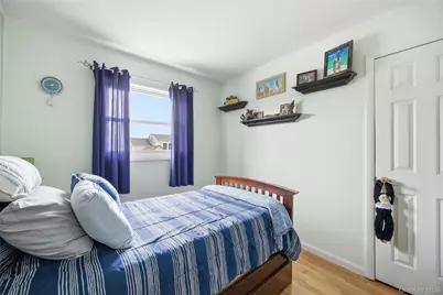 831 N Erie Avenue, Lindenhurst, NY 11757 - Photo 17