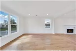 85 West Ave, Hicksville, NY 11801 - Photo 9