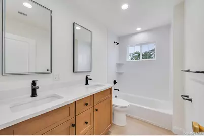 85 West Avenue, Hicksville, NY 11801 - Photo 31
