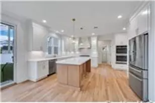 85 West Ave, Hicksville, NY 11801 - Photo 5