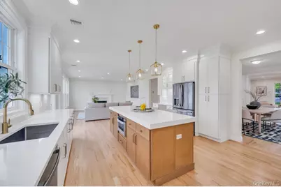 85 West Avenue, Hicksville, NY 11801 - Photo 5
