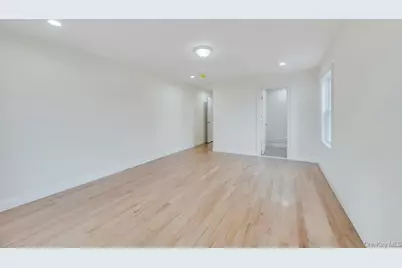 85 West Avenue, Hicksville, NY 11801 - Photo 21