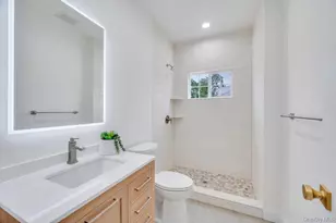 85 West Ave, Hicksville, NY 11801 - Photo 29