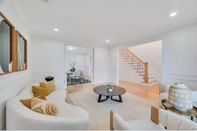 85 West Avenue, Hicksville, NY 11801 - Photo 9