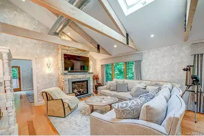 6 Tanyard Lane, Huntington, NY 11743 - Photo 5