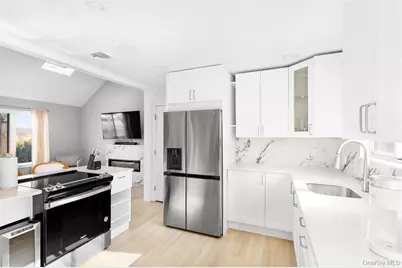 30 River Road, Sayville, NY 11782 - Photo 5