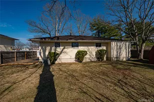 242 W 3rd St, Deer Park, NY 11729 - Photo 27