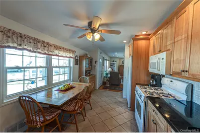 242 W 3rd Street, Deer Park, NY 11729 - Photo 11