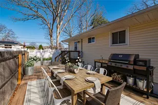 242 W 3rd St, Deer Park, NY 11729 - Photo 25