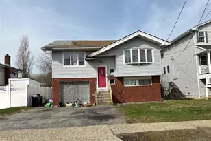 572 Miller Ave, Freeport, NY 11520 - Photo 3