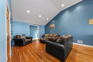 2770 Mandalay Beach Rd, Wantagh, NY 11793 - Photo 9