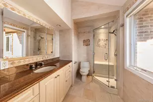 2770 Mandalay Beach Rd, Wantagh, NY 11793 - Photo 15