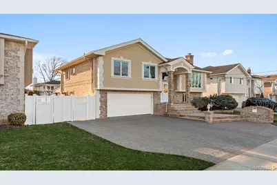 2770 Mandalay Beach Road, Wantagh, NY 11793 - Photo 3