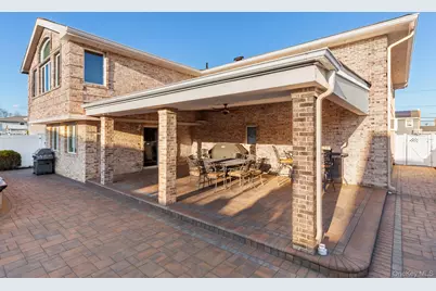 2770 Mandalay Beach Road, Wantagh, NY 11793 - Photo 25