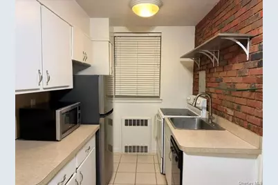 14-16 Stoner Avenue #2D, Great Neck, NY 11021 - Photo 13