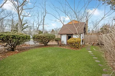 325 Middle Road, Blue Point, NY 11715 - Photo 31