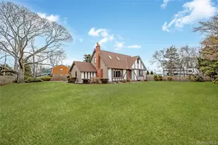 325 Middle Rd, Blue Point, NY 11715 - Photo 3