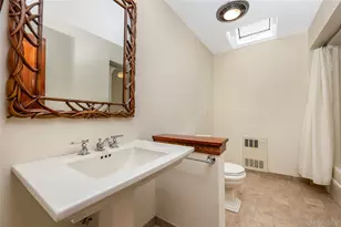 325 Middle Rd, Blue Point, NY 11715 - Photo 21