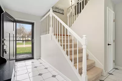 8 Eagle Lane, Poughkeepsie, NY 12601 - Photo 3