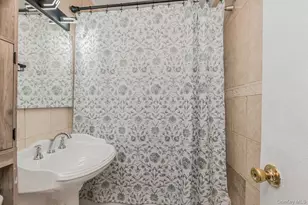 42 Pine St, Yonkers, NY 10701 - Photo 5