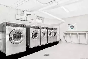 141-42 78th Rd, Kew Gardens, NY 11367 - Photo 9