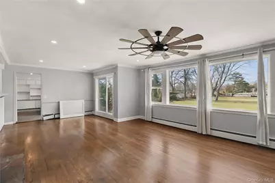 250 Secatogue Lane, West Islip, NY 11795 - Photo 7