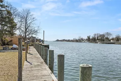 250 Secatogue Lane, West Islip, NY 11795 - Photo 19