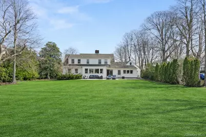 250 Secatogue Lane, West Islip, NY 11795 - Photo 17