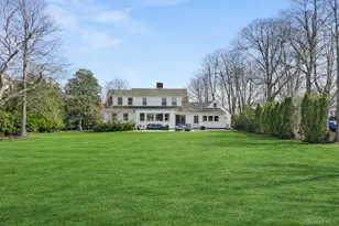 250 Secatogue Ln, West Islip, NY 11795 - Photo 17