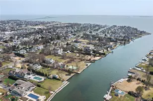 250 Secatogue Ln, West Islip, NY 11795 - Photo 21