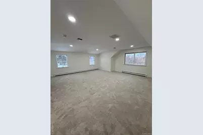 24 Kimberly Court, Calverton, NY 11933 - Photo 9