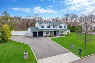 62 Randolph Dr, Dix Hills, NY 11746 - Photo 3