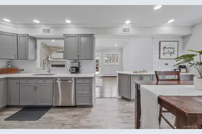 62 Randolph Drive, Dix Hills, NY 11746 - Photo 13