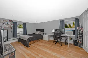 827 Bermuda Rd, West Babylon, NY 11704 - Photo 11