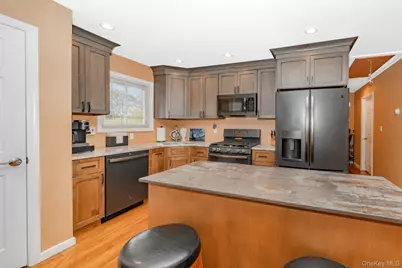 827 Bermuda Road, West Babylon, NY 11704 - Photo 23