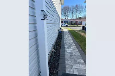 827 Bermuda Road, West Babylon, NY 11704 - Photo 3