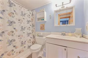 38 Glenmere Ln, Coram, NY 11727 - Photo 5