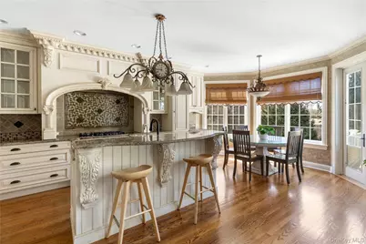 14 Meadow Lane, Manhasset, NY 11030 - Photo 9